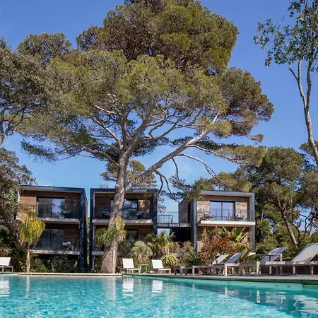 ホテル Le Des Iles D'or 4*