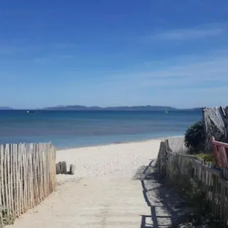 Le Des Iles D'or Отель Йер
