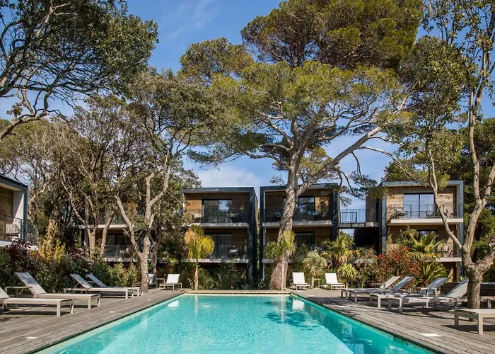 Le Des Iles D'or Hotell 4*